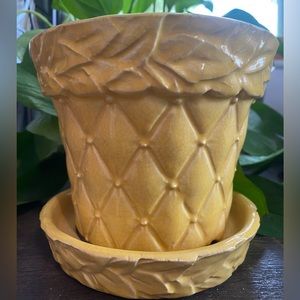 Vintage McCoy 6” planter. Quilted Diamond pattern in beautiful yellow glaze.